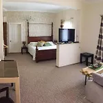 Sofia 4* كمر
