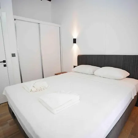 Sofia Aparthotel 3*